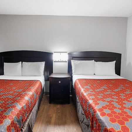 Red Carpet Inn Philadelphia Airport Lester Экстерьер фото