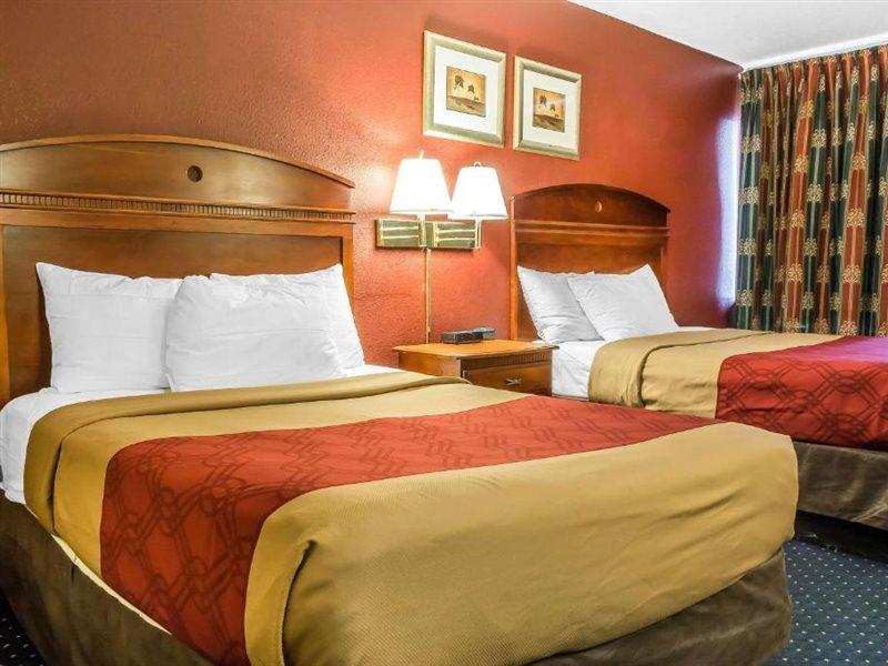 Red Carpet Inn Philadelphia Airport Lester Экстерьер фото