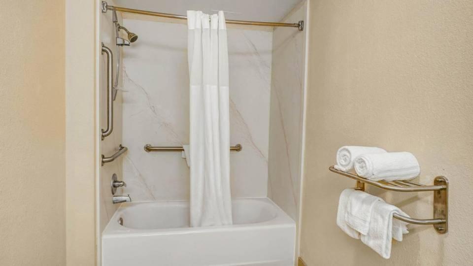 Red Carpet Inn Philadelphia Airport Lester Экстерьер фото