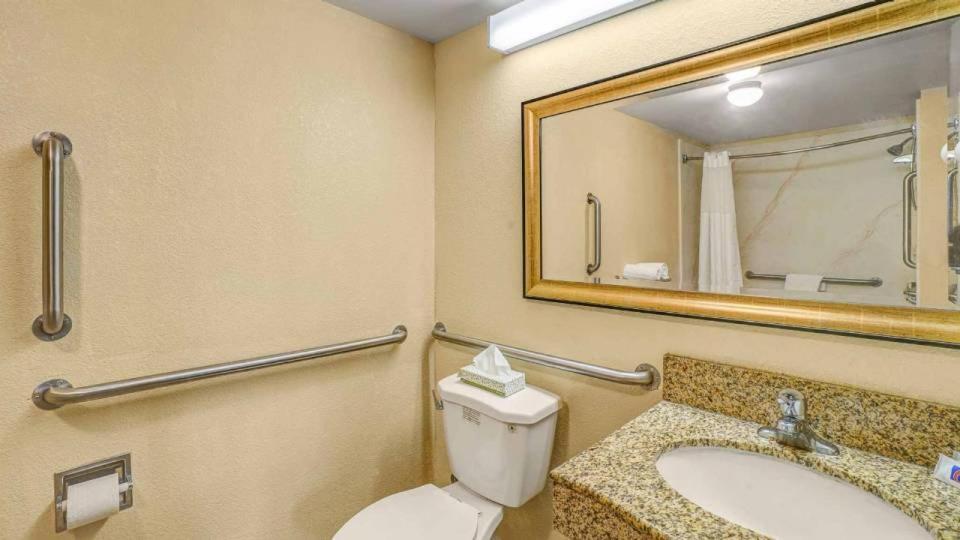Red Carpet Inn Philadelphia Airport Lester Экстерьер фото