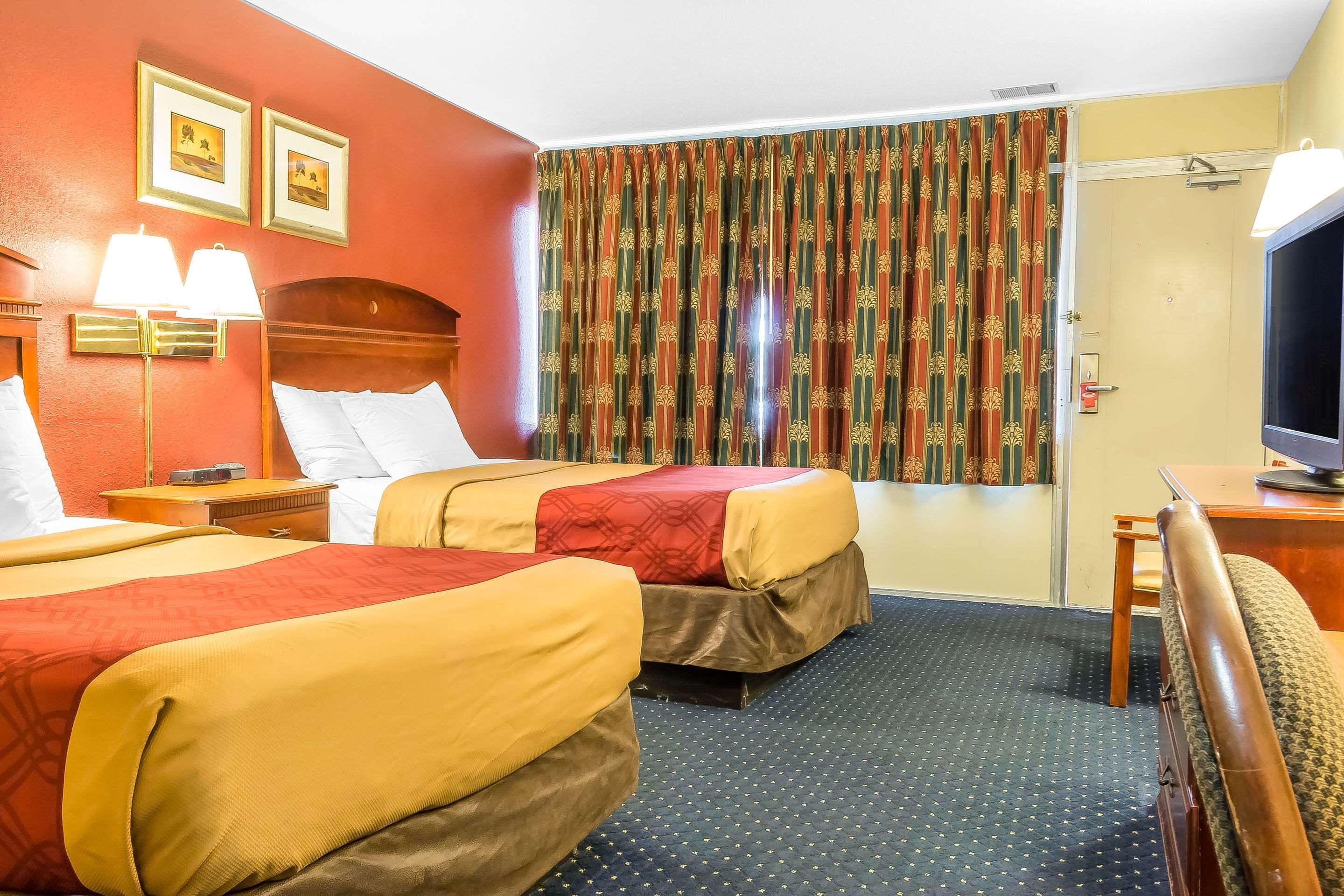 Red Carpet Inn Philadelphia Airport Lester Экстерьер фото