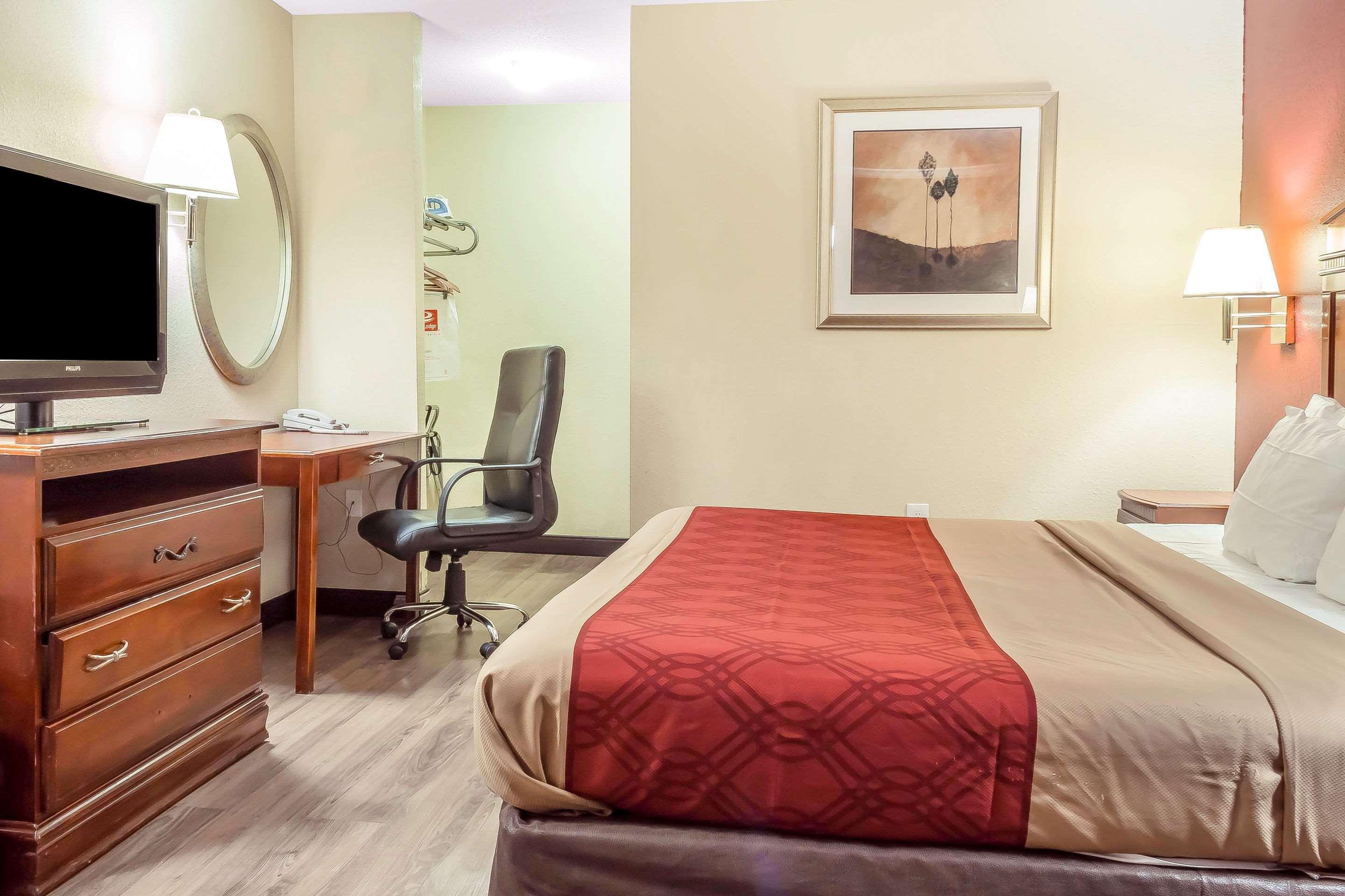 Red Carpet Inn Philadelphia Airport Lester Экстерьер фото