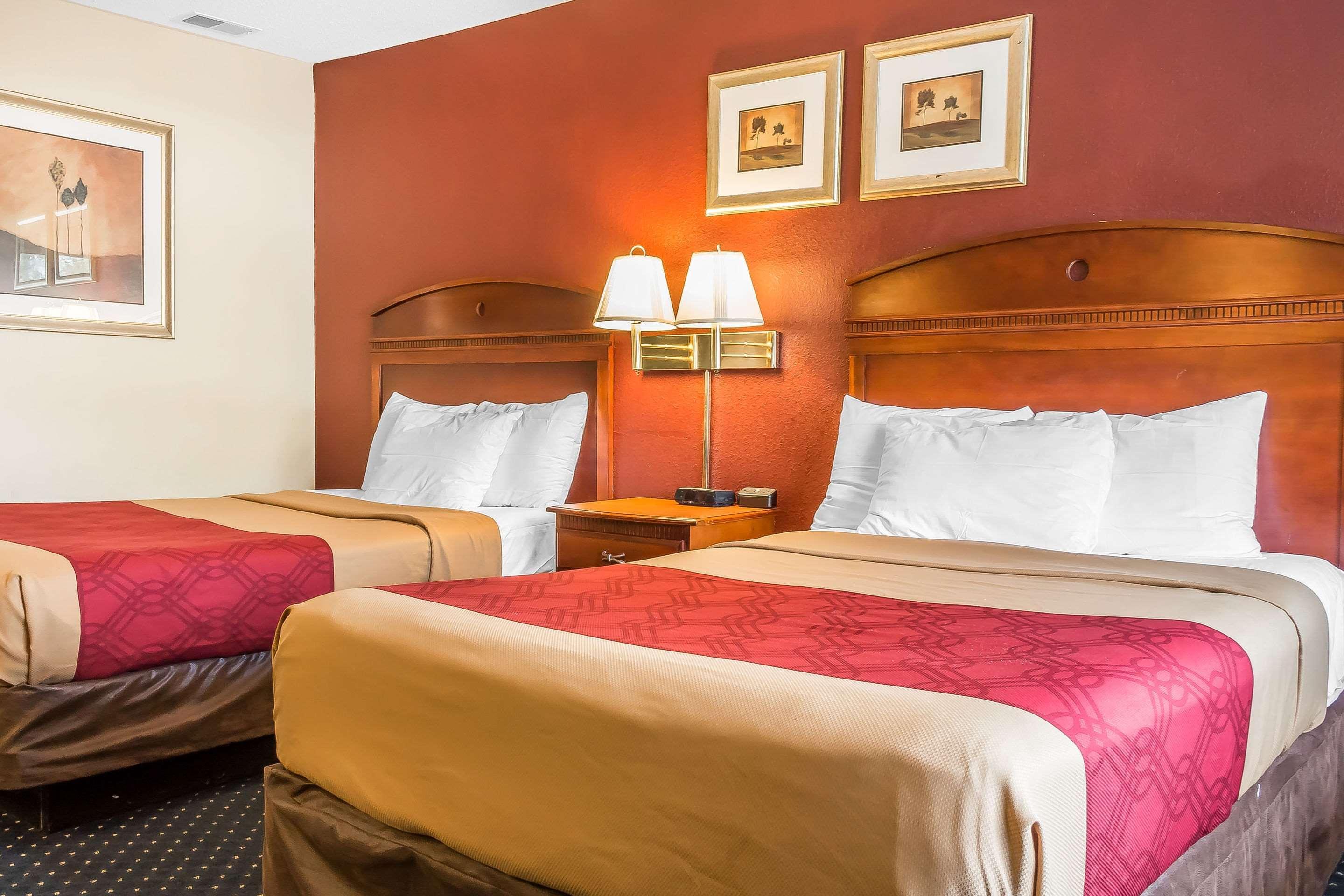 Red Carpet Inn Philadelphia Airport Lester Экстерьер фото